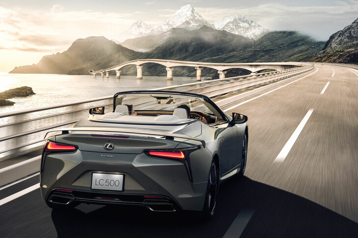 LC500コンバーチブル“ピナクル”