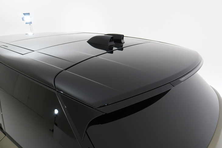 レンジローバー・スポーツSVエディションワン（ルーフ＆テールゲートスポイラー）