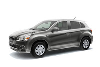 三菱、「RVR」にナビ付きの特別仕様車を設定