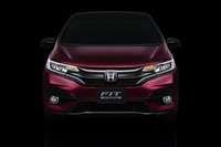 ホンダがマイナーチェンジ版「フィット」の情報を先行公開の画像