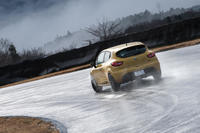 今回はヘビーウエットのクローズドコースという難しい条件の下での試乗となったが、だからこそ「ルーテシアR.S.トロフィー アクラポヴィッチ」の実力を、より実感することができた。