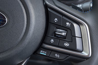 運転支援システムには、ステアリングアシスト機構付きのアダプティブクルーズコントロール「アイサイト ツーリングアシスト」を採用。最新の「アイサイトX」とは異なり、ハンズオフ（手放し運転）機能は付いていない。