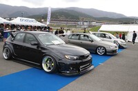 参加者の投票により選ばれる「FAN AWARD」には、「スバルWRX STI 5ドア（RGB）」「日産プリメーラ（P11）」「マツダ・デミオ（2代目）」の3台が選ばれた。プリメーラは一見ノーマル風だが、ローダウンとアルミホイールの組み合わせのカッコよさが評価されたようだ。