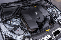 ボンネットに輝くスリーポインテッドスター！ 「メルセデス・ベンツE300エクスクルーシブ」発売の画像