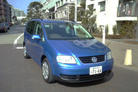 【スペック】
	ゴルフトゥーランE：全長×全幅×全高＝4390×1795×1660mm／ホイールベース＝2675mm／車重＝1530kg／駆動方式＝FF／1.6リッター直4DOHC16バルブ（116ps／5800rpm、15.8kgm／4000rpm）／車両本体価格＝259.0万円