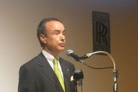 ニコル・グループのニコ・ローレケ代表。「ロールス・ロイスの正規代理店に指名されたことはたいへんな名誉」とし、「エキサイティングでチャレンジングな仕事になるだろう」とコメントした。なお、両社の話し合いは2年ほど続けられていたという。
