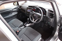 インテリアの様子。写真は「13G Sパッケージ」のもの。
    