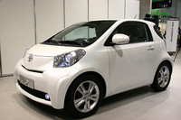 トヨタ iQ