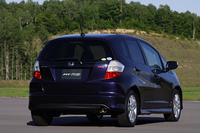 【スペック】1.5RS:全長×全幅×全高＝3920×1695×1525mm／ホイールベース＝2500mm／車重＝1050kg／駆動方式＝FF／1.5リッター直4DOHC16バルブ（120ps/6600rpm、14.8kgm/4800rpm）（テスト車はプレ生産車)
