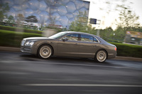 
	新型のボディーはねじり剛性が4％向上した。Cd値は0.29。
	