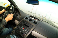 造形はイタリアンだが、エアコンのスイッチ類にアウディの匂いが……!?