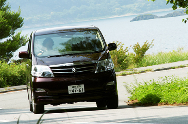 【スペック】全長×全幅×全高＝4840×1805×1935mm／ホイールベース＝2900mm／車重＝1790kg／駆動方式＝FF／2.4リッター直4DOHC16バルブ（159ps/5600rpm、22.4kgm/4000rpm）／価格＝291万9000円（テスト車＝357万8400円 ）