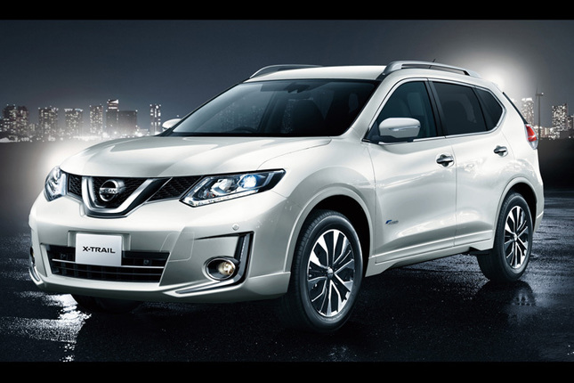 「日産エクストレイル モード・プレミア ハイブリッド」