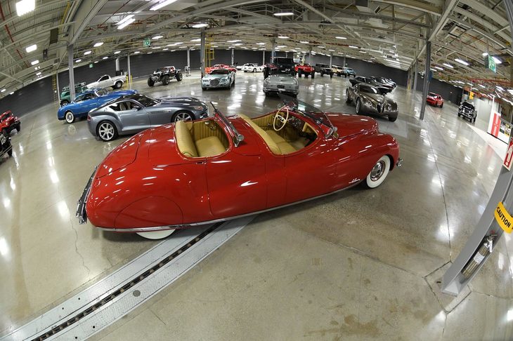 実はこちらの元工場、歴史的なクライスラー車やコンセプトカーを収蔵する展示施設に生まれ変わるのだ。