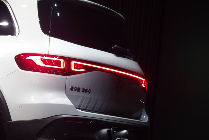 メルセデス・ベンツEQB350 4MATIC（リアコンビランプ）
