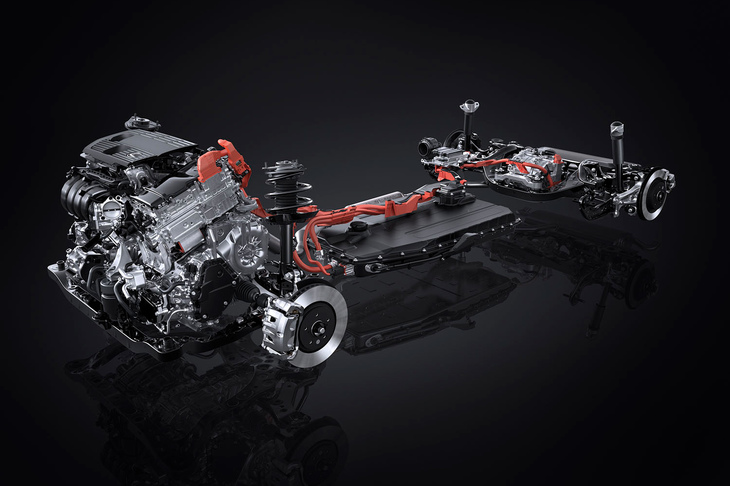 プラグインハイブリッド車「NX450h＋」のパワートレイン。「トヨタRAV4 PHV」のエンジンをハイオク仕様化したものだ。4WDシステムの制御はHVの「NX350h」と基本的に共通で、状況に応じて前後輪の駆動力を100：0から20：80の間で制御する。