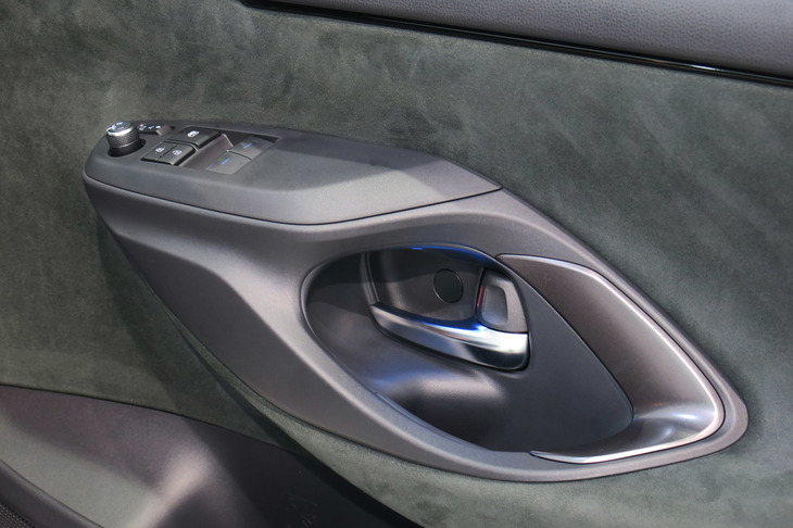 トヨタGRヤリスRZ“ハイパフォーマンス”（ドアインナーハンドル）