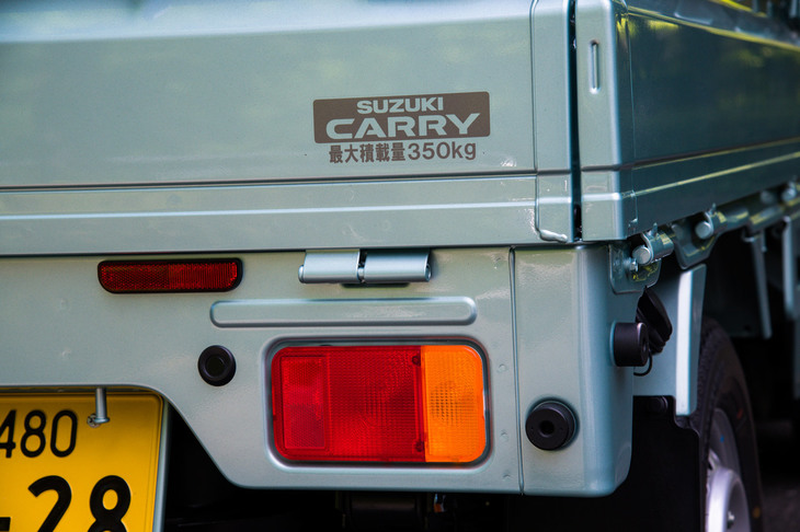 他の軽トラックと同様、「スーパーキャリイ」の最大積載量は350kgとなっている。