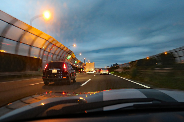 首都高を抜け、東名に入っても交通量はご覧の通り。やきもきさせられました。