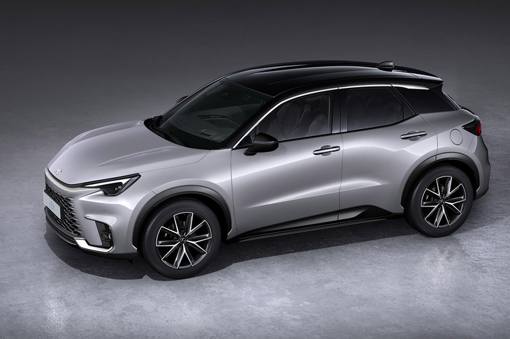 レクサスLBXプロトタイプ（ボディーカラー：シルバーメタリック×ブラック）