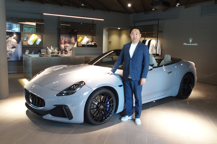 初披露イベントで「マセラティ・グランカブリオ トロフェオ」を紹介したマセラティ ジャパンのジェネラルマネージャー玉木一史氏。