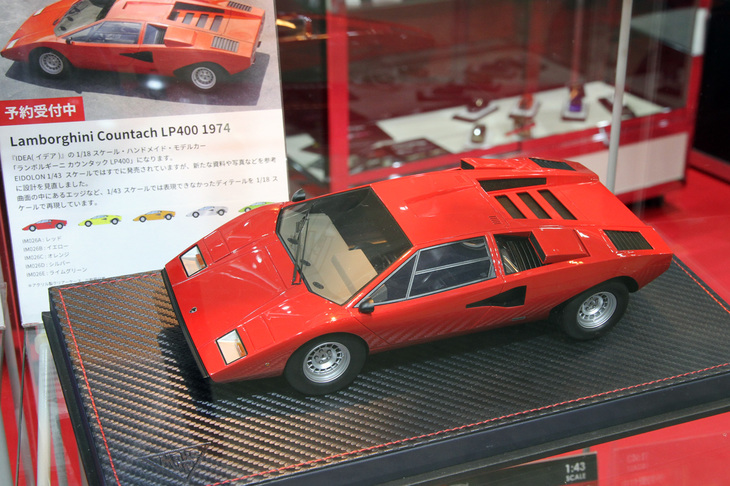 これもメイクアップのオリジナルブランドであるIDEAの1/18レジン製「ランボルギーニ・カウンタックLP400」。予約受付中で価格は3万2184円。