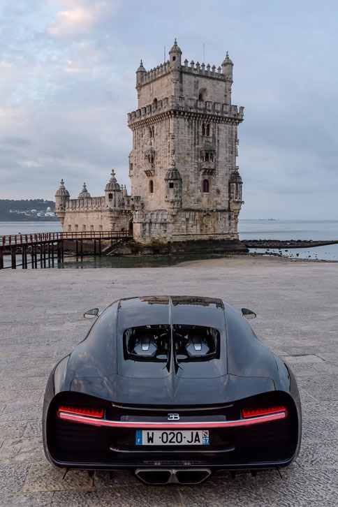 「シロン」の試乗で最も感動的だったのは、恐るべき加速フィールでも、スリリングで精緻なハンドリングでもない。いつでも、どこでも、どんな状況でも100％信頼できる、という感覚だった。