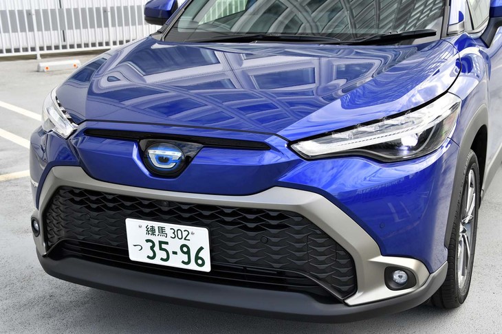 フロントまわりのデザインは、海外仕様車とは異なっている。個性的なBi-Beam LEDヘッドランプも日本仕様車独自の装備。