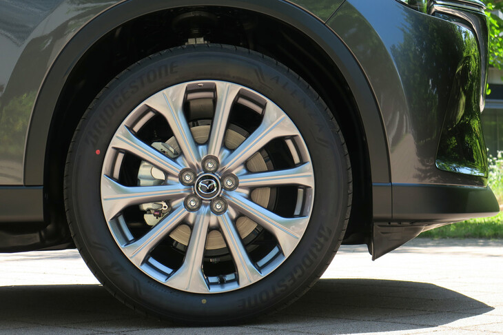 マツダCX-60 XDエクスクルーシブモード（タイヤ＆ホイール）