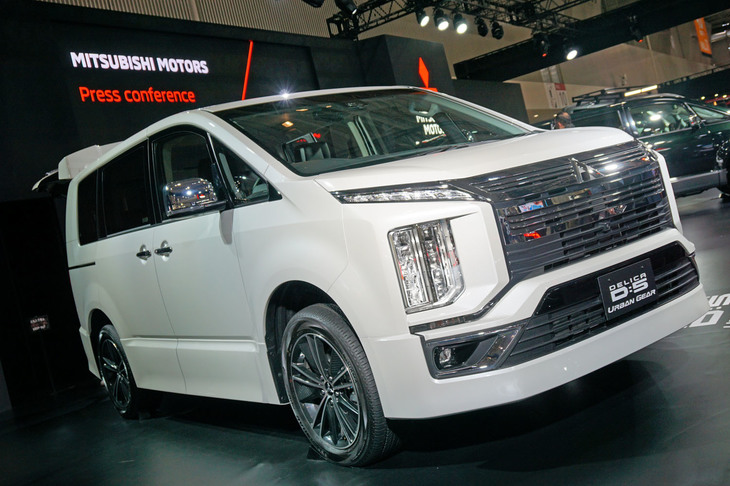 三菱デリカD：5アーバンギア