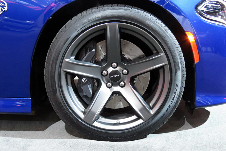 ダッジ・チャージャーSRTヘルキャット