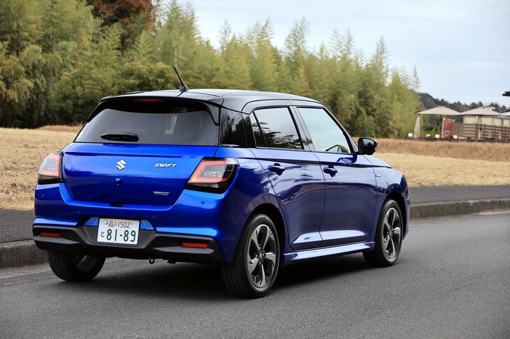 日本では5代目、グローバルでは4代目のモデルにあたる新型「スイフト」。累計900万台の販売を誇る、スズキの大黒柱だ。