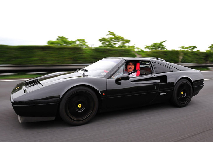 筆者のかつての愛車「フェラーリ328GTS」。