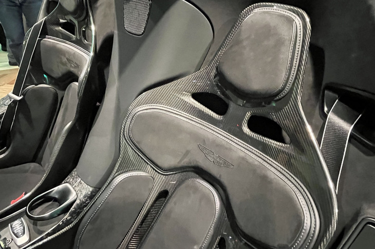 アストンマーティン・ヴァルハラ（シート）