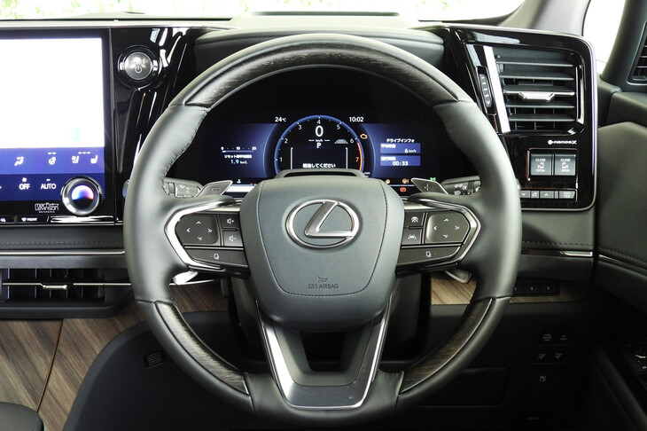 レクサスLM500h“バージョンL”（ステアリングホイール）