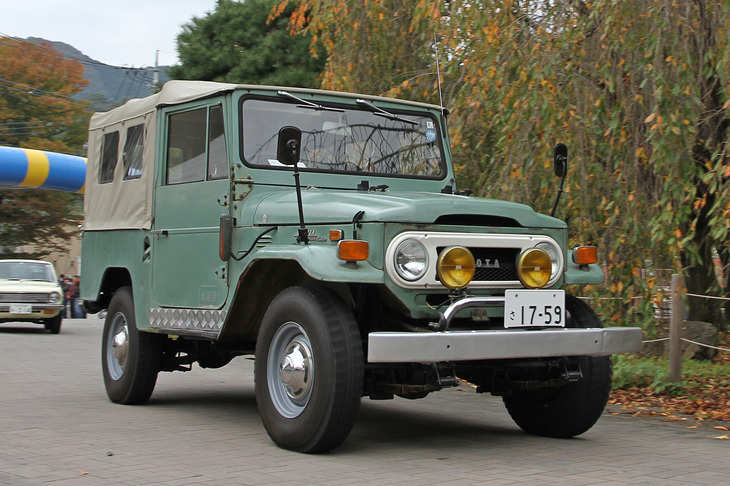 1972年「トヨタ・ランドクルーザー」（FJ40）。「FJクルーザー」のモチーフにもなった、ランクルの歴史を代表するモデル。