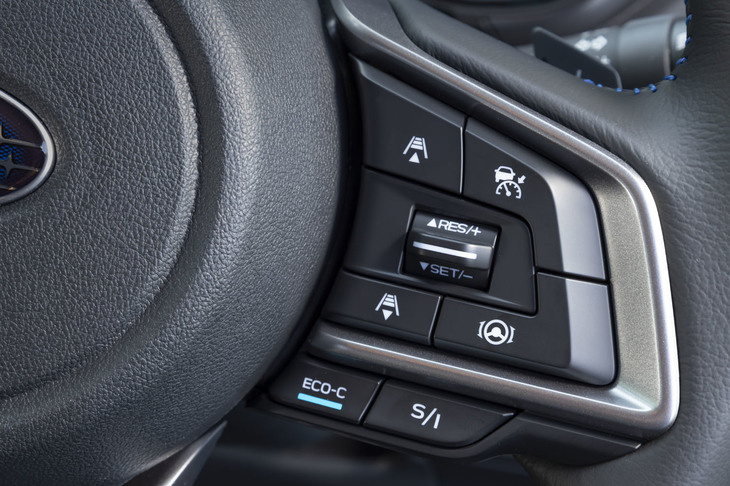 運転支援システムには、ステアリングアシスト機構付きのアダプティブクルーズコントロール「アイサイト ツーリングアシスト」を採用。最新の「アイサイトX」とは異なり、ハンズオフ（手放し運転）機能は付いていない。