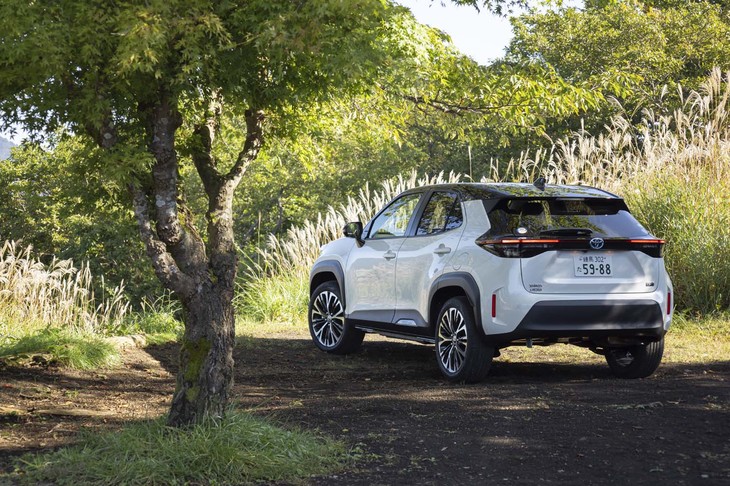 2020年8月に発売された、トヨタのコンパクトSUV「ヤリス クロス」。ハイブリッド車とガソリン車、そしてそのそれぞれにFF車と4WD車がラインナップされている。今回はハイブリッドのFF車に試乗した。