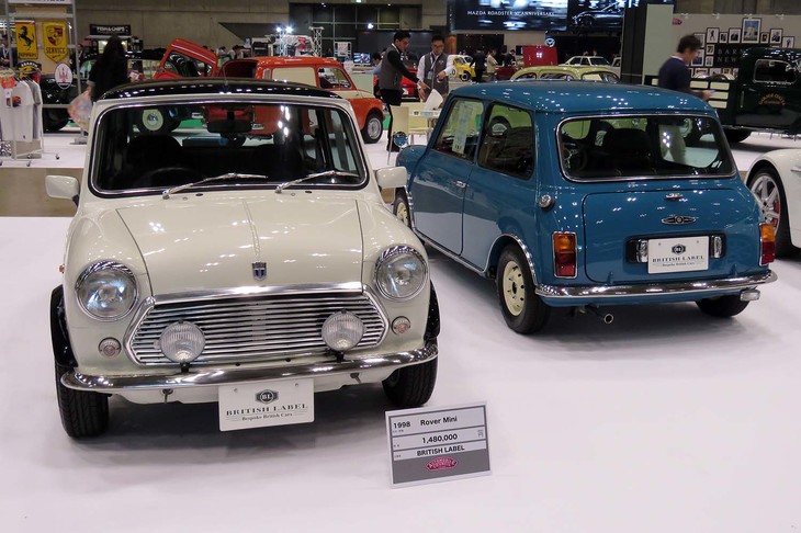 BRITISH LABELが出展した2台の「ローバー・ミニ」。