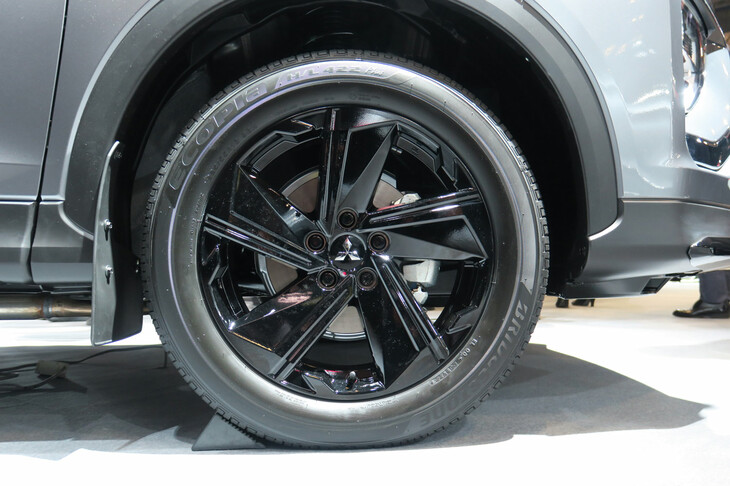 三菱エクリプス クロス BLACK Edition Premium