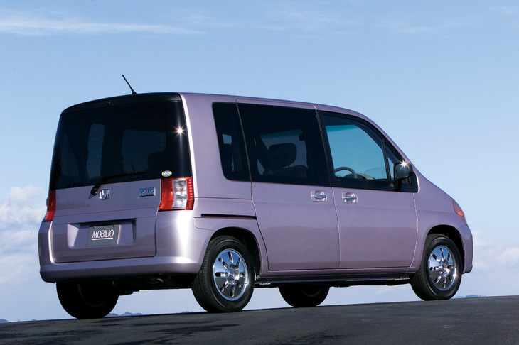 欧州の路面電車をデザインのモチーフにしたという「モビリオ」だが、後の「フリード」のような人気を博すことはなく、このコンセプトは一代限りのものとなってしまった。