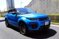 モデルライフを通じて絶え間なく改良が施された「レンジローバー イヴォーク」。2018年登録の試乗車は、“最新スペック”の個体といえる。