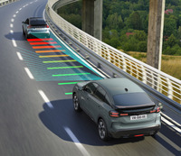 渋滞時に便利なストップ＆ゴー機能付きアクティブクルーズコントロールや、白線が明確な車線内のポジションをキープするレーンポジショニングアシストなど、ADASの充実もうたわれる。