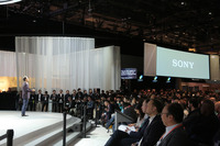 「CES 2020」におけるソニーのプレスカンファレンスの様子。今回のショーでは「VISION-S」の他にも、最新の8K液晶テレビなども出展された。