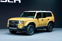 2023年8月2日に世界初披露された「トヨタ・ランドクルーザー“250”」。もちろん小沢コージも世界初公開の舞台に足を運び、じっくりと観察してきました。