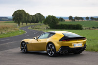 今回はクーペ（写真）に試乗したが、オープントップバージョンの「12チリンドリ スパイダー」もラインナップされている。日本での価格は「12チリンドリ」が5674万円で、12チリンドリ スパイダーが6241万円。