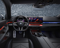 BMWが新型「5シリーズ」にディーゼルの初期限定生産モデルを設定の画像