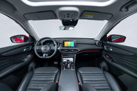 「EHS」のインテリア。「MGパイロット」と名づけられたADASは両グレードに標準装備される。