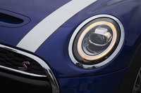 デイタイムランニングライトはウインカーとしても機能する。