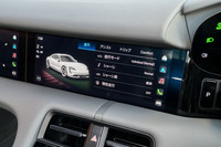 「インディビジュアル」モードでは、シャシーの制御や、惰性走行のオン／オフといった電動パワートレインの設定などを、細かく調整できる。